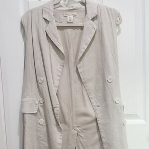 Casual Corner Beige Sleeveless Blazer